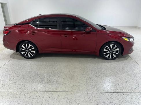 Used 2022 Nissan Sentra SV w/ SV Premium Package FWD image 5