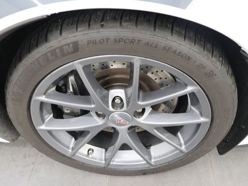 Used 2013 Chevrolet Corvette Grand Sport w/ 4LT Preferred Equipment Group RWD image 3