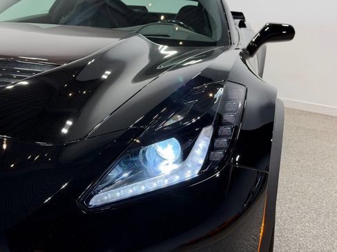 Used 2019 Chevrolet Corvette Z06 RWD image 3