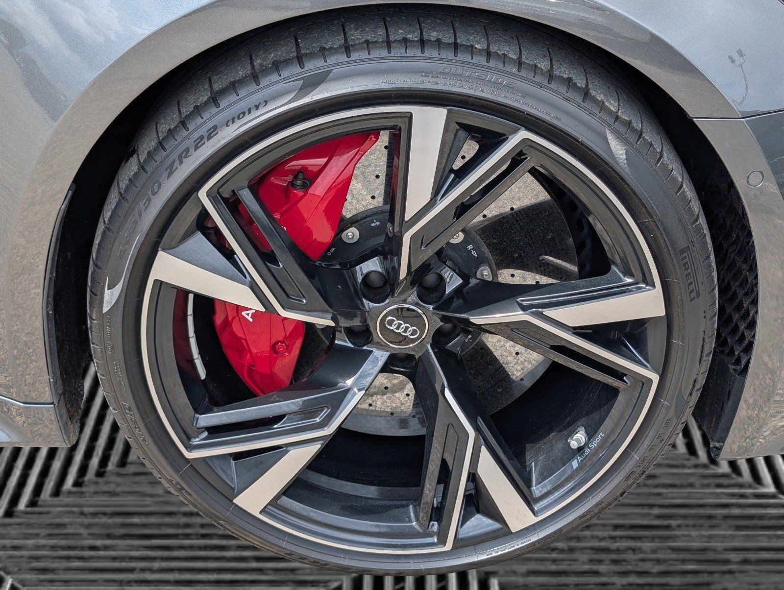 Used 2021 Audi RS 6 AWD/4WD image 25