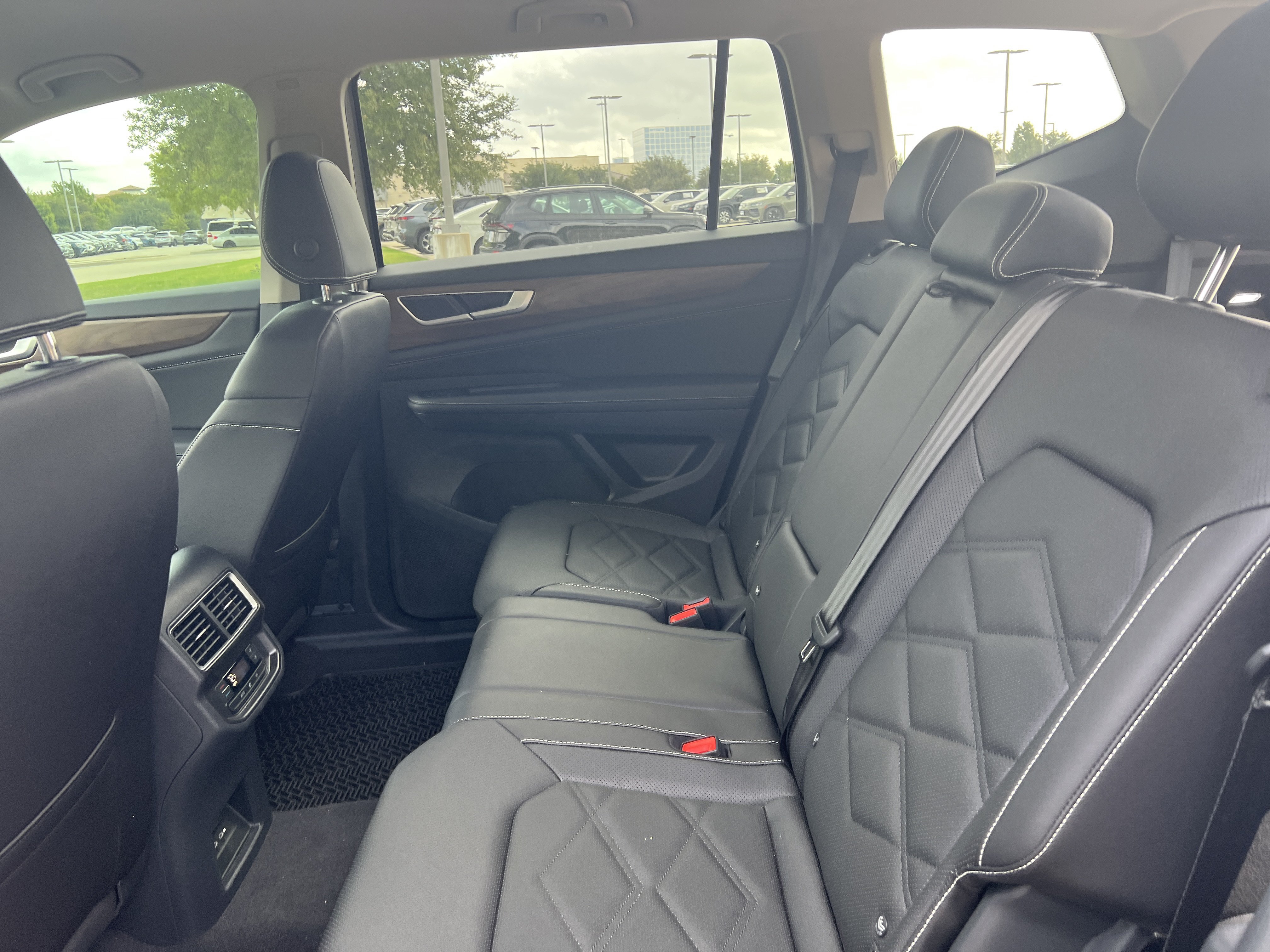 Certified 2026 Volkswagen Atlas SE FWD image 26