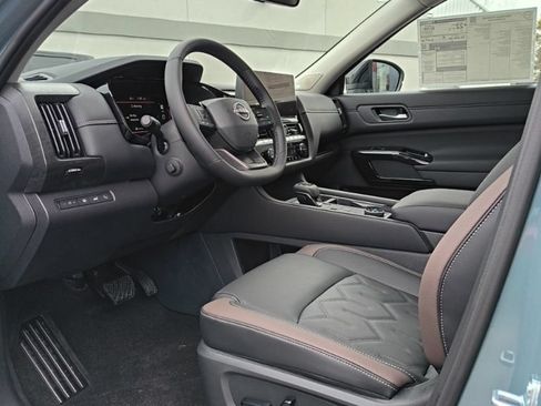 New 2026 Nissan Pathfinder Platinum AWD/4WD image 19