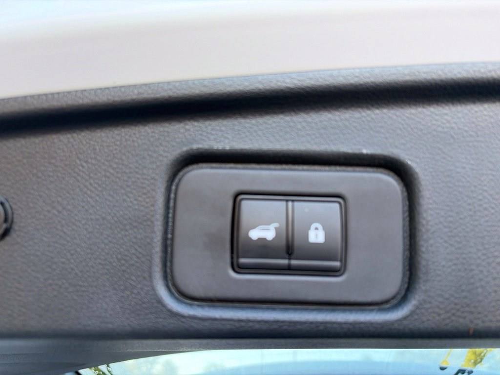 Certified 2025 Nissan Pathfinder Platinum w/ Cargo Package FWD image 29