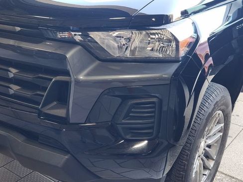 Used 2024 Chevrolet Colorado LT RWD image 8