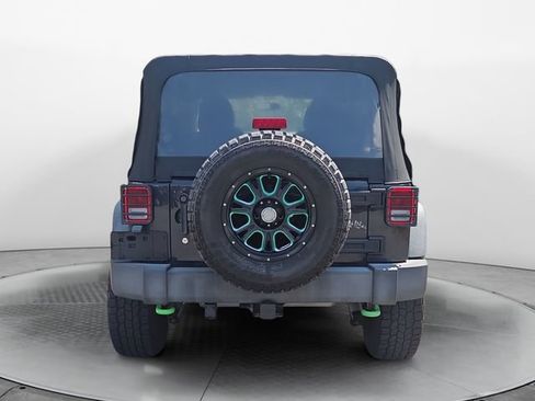 Used 2017 Jeep Wrangler Unlimited Sport w/ Connectivity Group AWD/4WD image 4