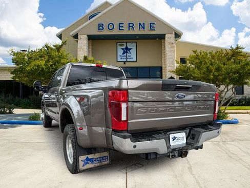 Used 2022 Ford F350 Lariat w/ Lariat Ultimate Package AWD/4WD image 3