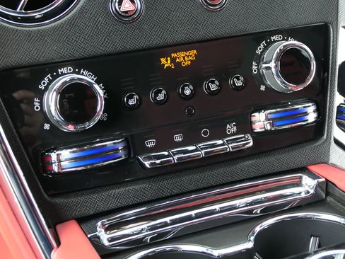 Used 2022 Rolls-Royce Cullinan image 30