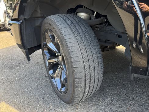 Used 2020 RAM 1500 Limited w/ Black Appearance Package image 36