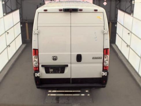 Used 2025 RAM ProMaster 2500 w/ Convenience Group FWD image 6