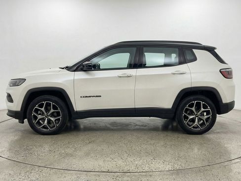 Used 2025 Jeep Compass Limited image 5