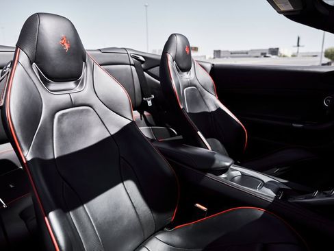 Used 2020 Ferrari Portofino RWD image 44