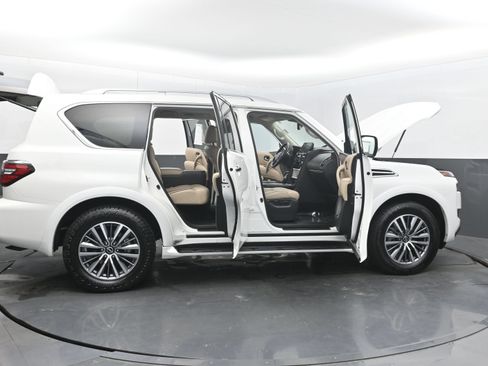 Used 2024 Nissan Armada SL w/ Captain's Chairs Package RWD image 44