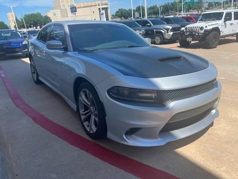 Used 2020 Dodge Charger R/T RWD image 4