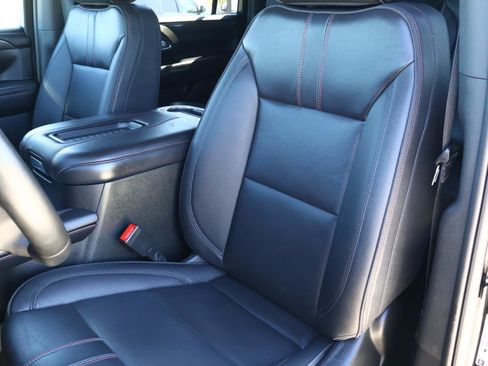 Used 2023 Chevrolet Suburban RST w/ Luxury Package image 16