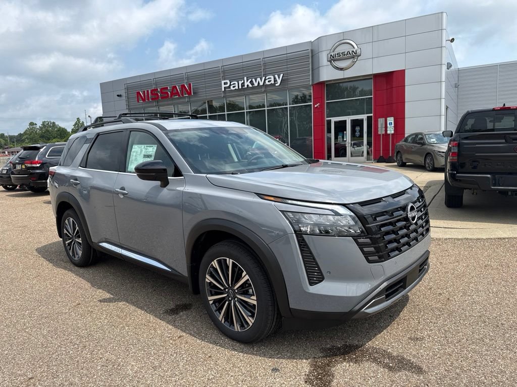 New 2026 Nissan Pathfinder Platinum w/ Accent Package AWD/4WD image 1