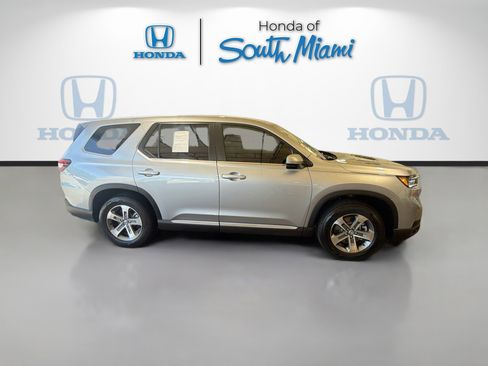 Certified 2025 Honda Pilot EX-L image 8