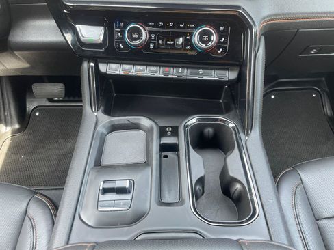 Used 2024 GMC Sierra 2500 AT4 w/ AT4 Premium Plus Package AWD/4WD image 11