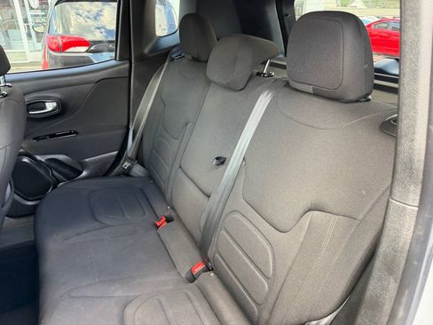 Used 2021 Jeep Renegade Latitude w/ Convenience Group AWD/4WD image 20