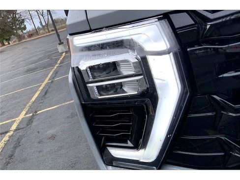 Used 2025 Chevrolet Silverado 2500 ZR2 w/ Technology Package image 30