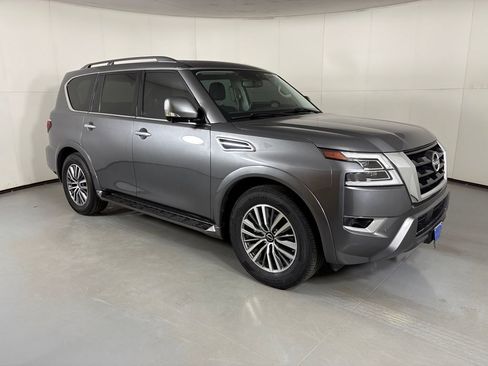 Used 2023 Nissan Armada SL w/ Captain's Chairs Package RWD image 9