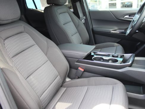 New 2026 Chevrolet Equinox LT w/ Safety and Technology Package FWD image 15