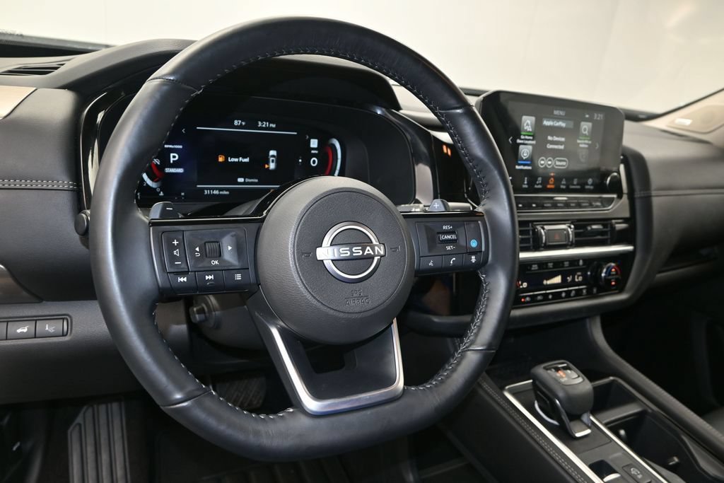 Used 2025 Nissan Pathfinder Platinum FWD image 23