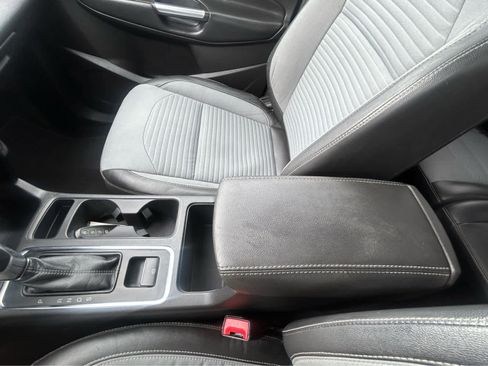 Used 2019 Ford Escape SE FWD image 32