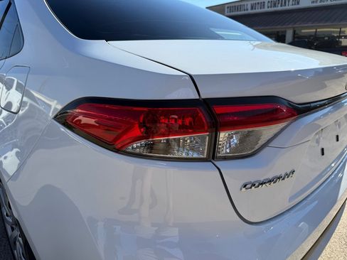 Used 2022 Toyota Corolla LE FWD image 11