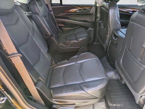 Used 2015 Cadillac Escalade Luxury AWD/4WD image 19