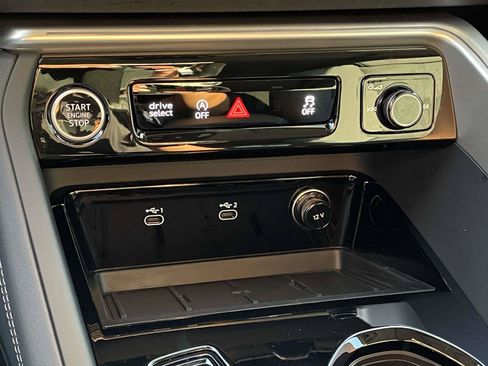 Used 2025 Audi Q5 Prestige AWD/4WD image 28