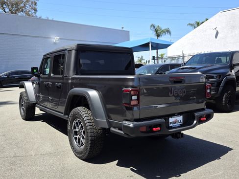 New 2026 Jeep Gladiator Rubicon w/ Steel Power Dome Hood Package AWD/4WD image 3