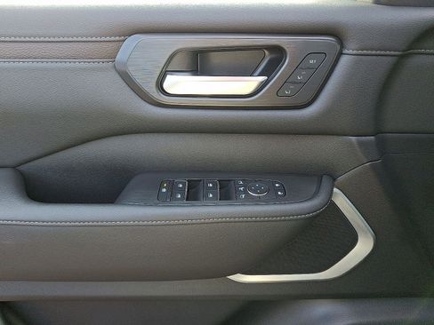 Used 2025 Nissan Armada Platinum Reserve w/ Convenience Package image 13