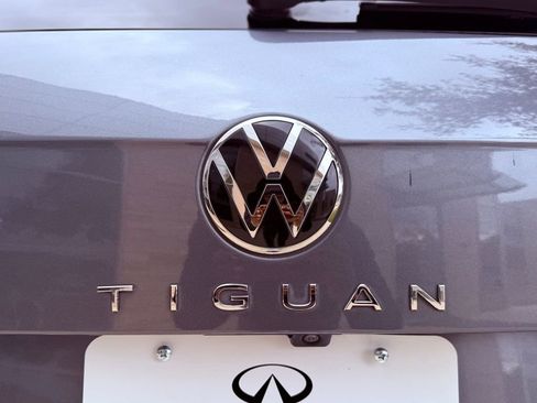 Used 2022 Volkswagen Tiguan SE R-Line image 36