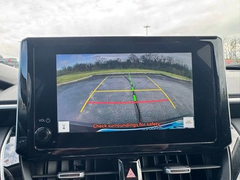 Used 2023 Toyota Corolla Cross XLE w/ Convenience Package image 24