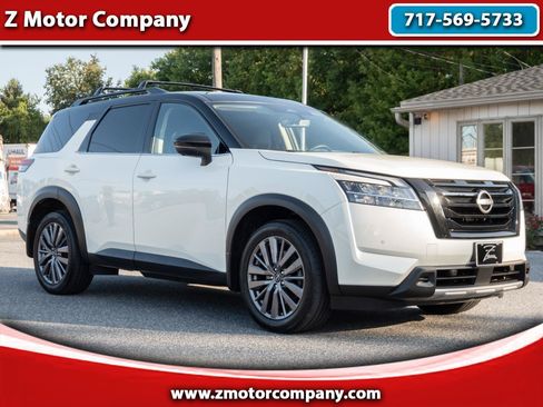 Used 2023 Nissan Pathfinder SL w/ SL Premium Package AWD/4WD image 1