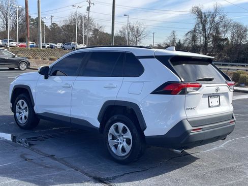 Used 2021 Toyota RAV4 LE FWD image 5