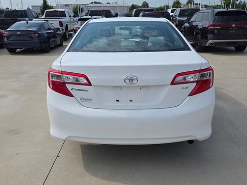 Used 2014 Toyota Camry LE FWD image 4