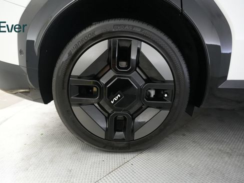 Used 2024 Kia EV9 GT-Line AWD/4WD image 22