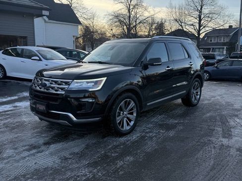 Used 2018 Ford Explorer Limited w/ Ford Safe & Smart Package image 5