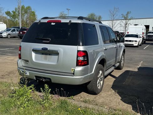 Used 2010 Ford Explorer XLT image 4