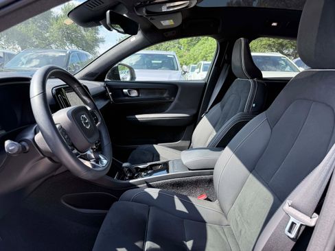 Certified 2023 Volvo C40 P8 Recharge Plus AWD/4WD image 9