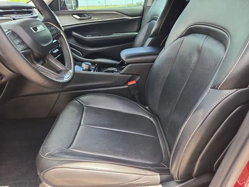 Used 2022 Jeep Grand Cherokee L Limited w/ Luxury Tech Group II RWD image 14