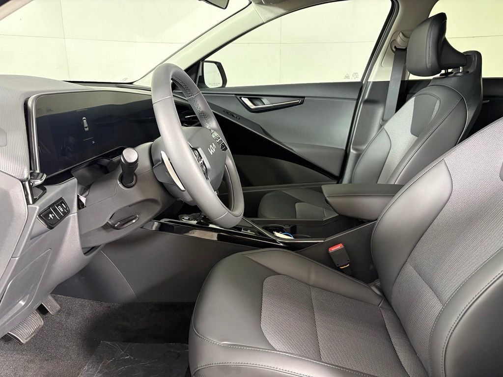 New 2026 Kia Niro EX FWD image 21