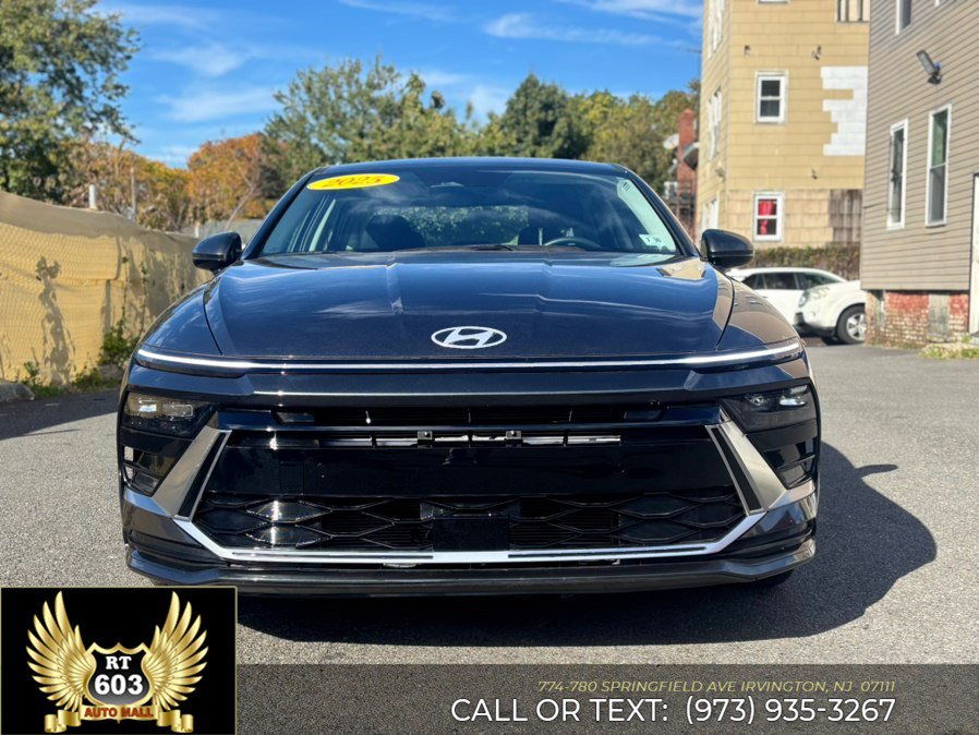 Used 2025 Hyundai Sonata SEL FWD image 2