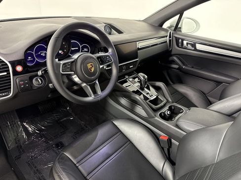 Certified 2023 Porsche Cayenne Platinum Edition AWD/4WD image 4