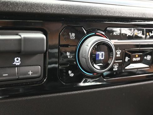 Used 2024 Chevrolet Silverado 1500 High Country image 32