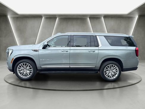 Used 2025 GMC Yukon XL Denali AWD/4WD image 4