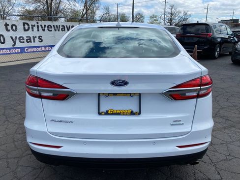 Used 2020 Ford Fusion SE FWD image 3