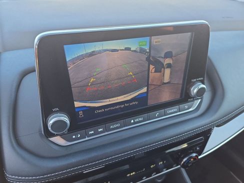 Used 2021 Nissan Rogue SV w/ Premium Package image 25