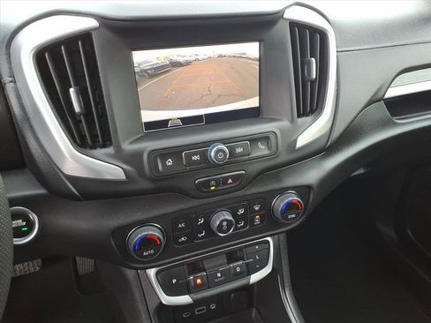 Used 2022 GMC Terrain SLE w/ Driver Convenience Package image 23